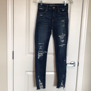 American Eagle distressed jegging